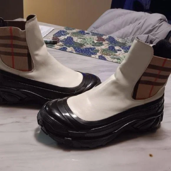 I bought those boots from somerset mall from the Burberry store for $800